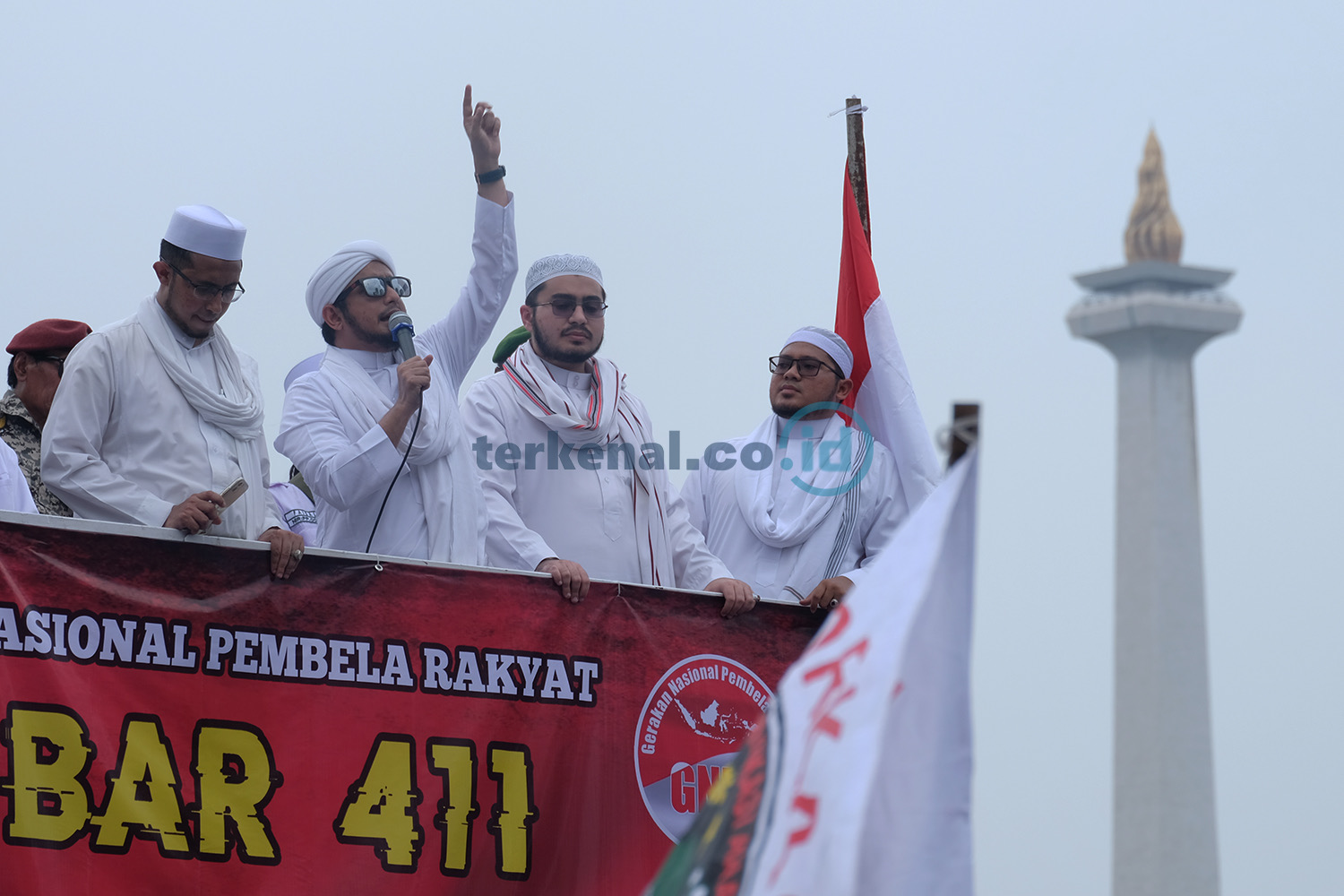 FOTO: Emak-emak Pegang Poster Bertuliskan “Jokowi Mundur” 4 4DF96ED2 2235 427B ADC0 E685A5A55F50