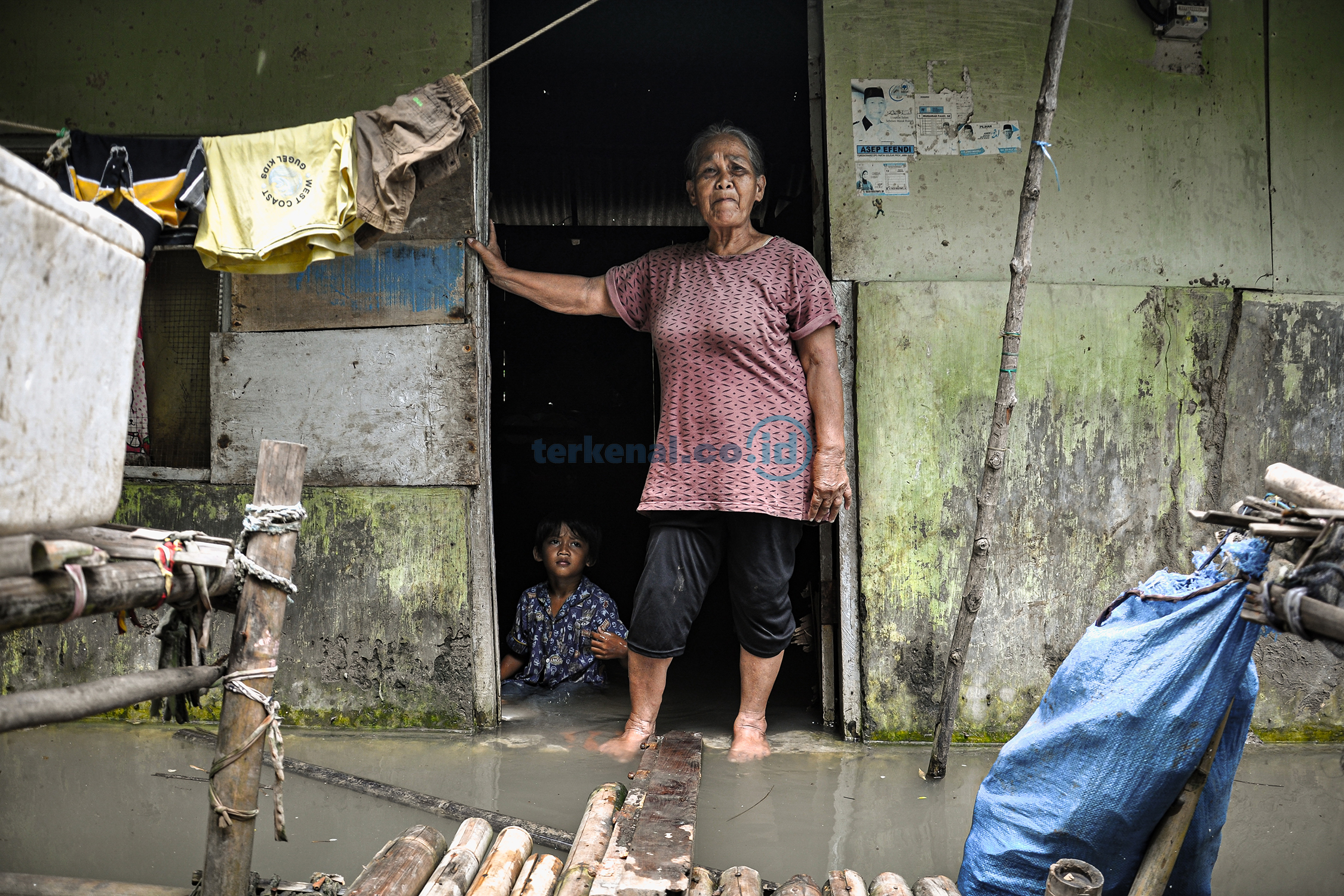 Nasib Warga Terus Dihantui Dampak Abrasi di Muaragembong Bekasi Nasib Warga Terus Dihantui Dampak Abrasi di Muaragembong Bekasi