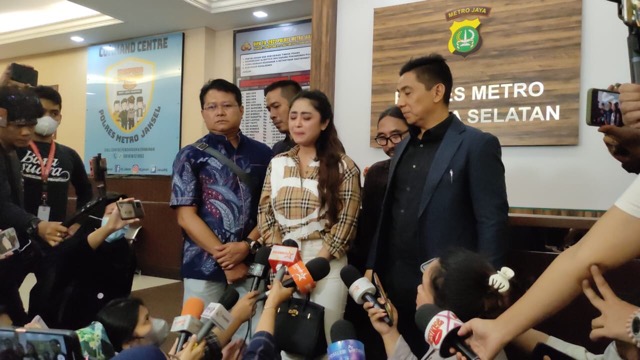 Alhamdulillah! Dewi Perssik dan Ketua RT Sudah Damai Alhamdulillah! Dewi Perssik dan Ketua RT Sudah Damai