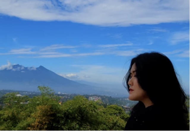 Sarah Saputri Rilis Single ‘Terlanjur Lelah’ Sarah Saputri Rilis Single ‘Terlanjur Lelah’