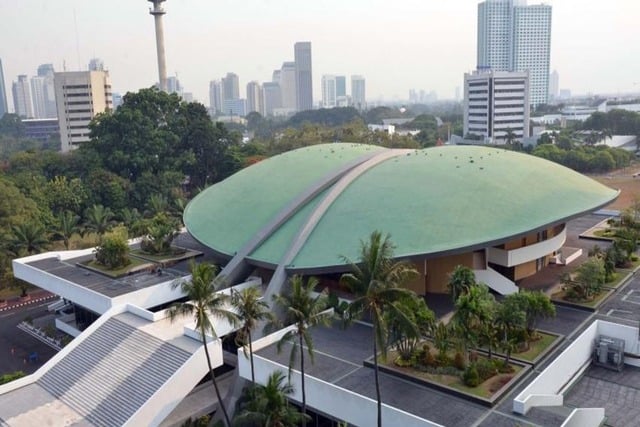 Rapat di Hotel Mewah Soal Pemerintah Gencar Efisiensi Anggaran, Ini Tanggapan DPR Rapat di Hotel Mewah Soal Pemerintah Gencar Efisiensi Anggaran, Ini Tanggapan DPR