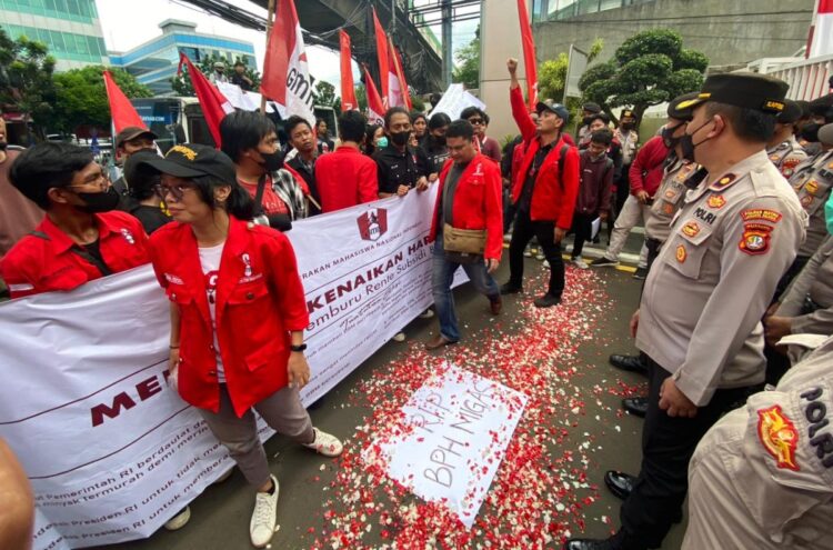 GMNI Tolak Masa Jabatan Kades 9 Tahun GMNI Tolak Masa Jabatan Kades 9 Tahun