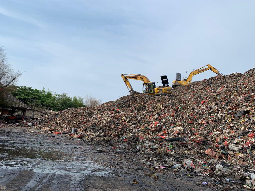 Pemkab Bekasi Gaspol Pengerukan Sampah TPA Burangkeng Pemkab Bekasi Gaspol Pengerukan Sampah TPA Burangkeng