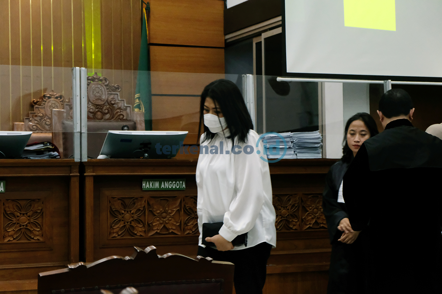 FOTO: Putri Candrawathi Divonis 20 Tahun Penjara FOTO: Putri Candrawathi Divonis 20 Tahun Penjara