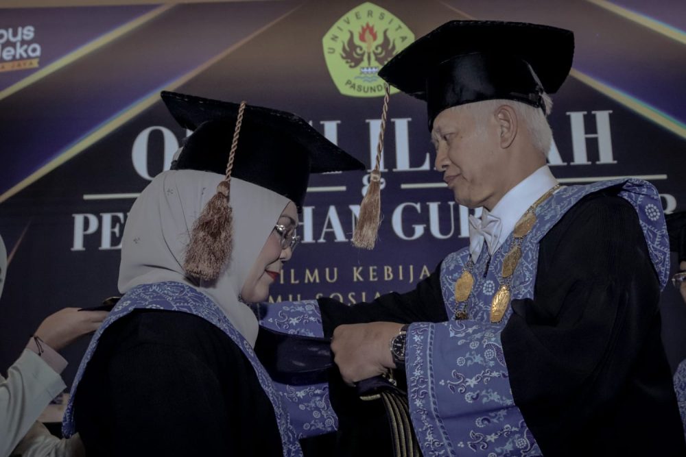 Unpas Bandung Kukuhkan 27 Guru Besar Unpas Bandung Kukuhkan 27 Guru Besar
