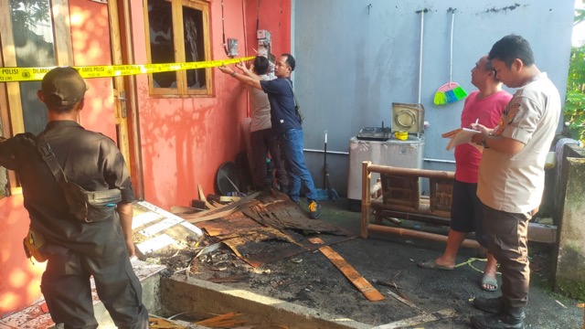Waduh! Ditinggal Mudik, Rumah Warga di Kabupaten Bekasi Hangus Terbakar Waduh! Ditinggal Mudik, Rumah Warga di Kabupaten Bekasi Hangus Terbakar