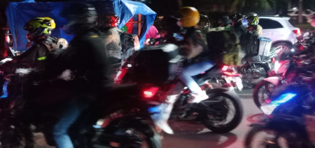 Jalur Pantura di Kabupaten Bekasi Mulai Padat Merayap, Pemudik: Udah Biasa Jalur Pantura di Kabupaten Bekasi Mulai Padat Merayap, Pemudik: Udah Biasa