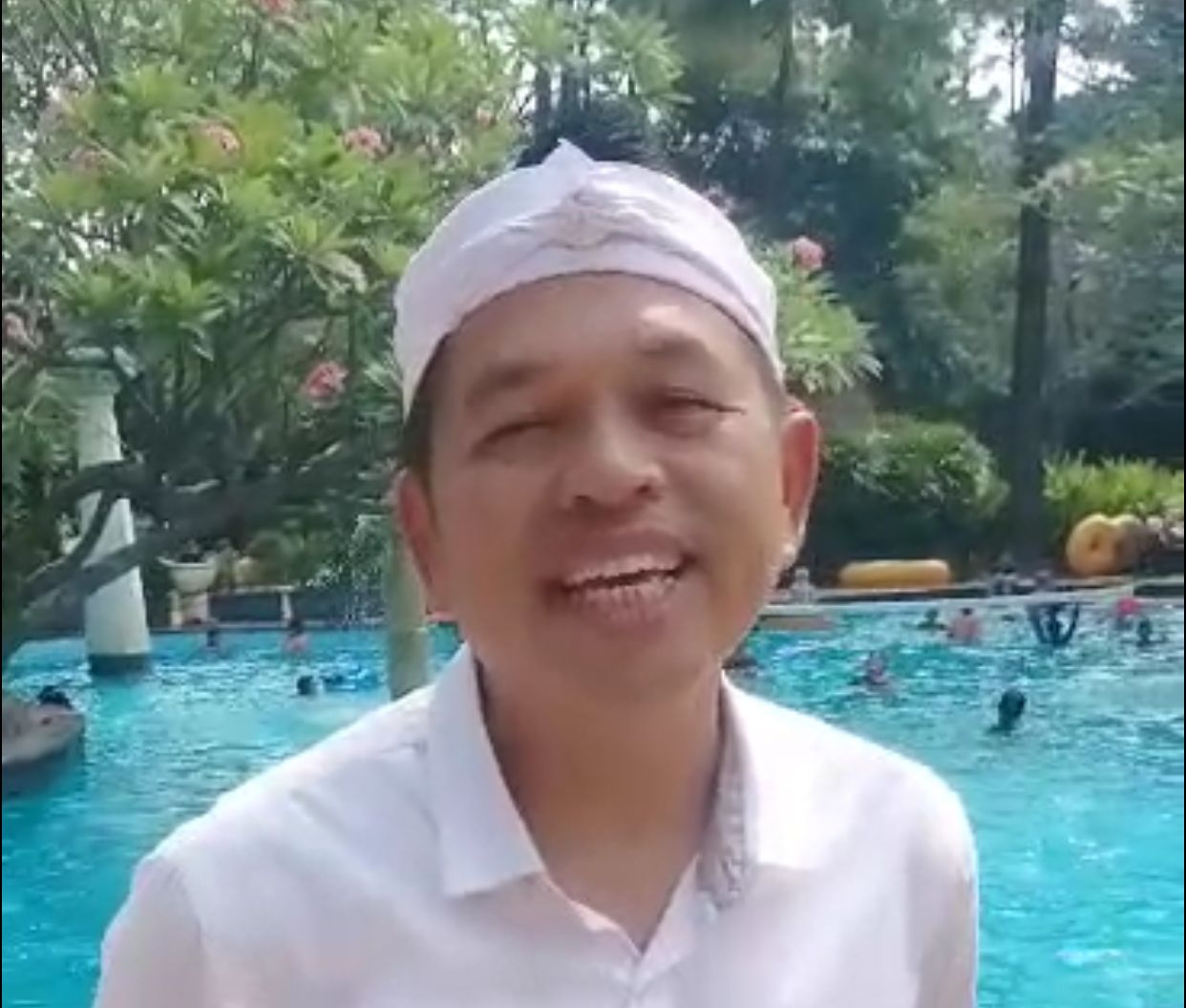 Nganter Anak Liburan ke Waterboom Lippo Cikarang, Dedi Mulyadi: Main Kesini Tempatnya Bersih Nganter Anak Liburan ke Waterboom Lippo Cikarang, Dedi Mulyadi: Main Kesini Tempatnya Bersih