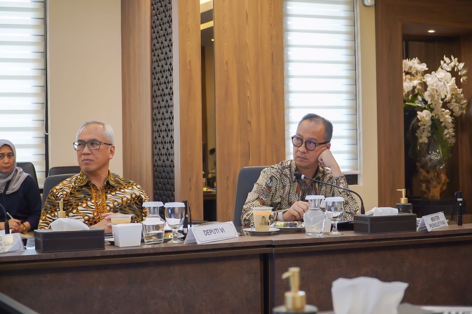 FOTO: Menteri Rapat Proyek Strategis Nasional 2