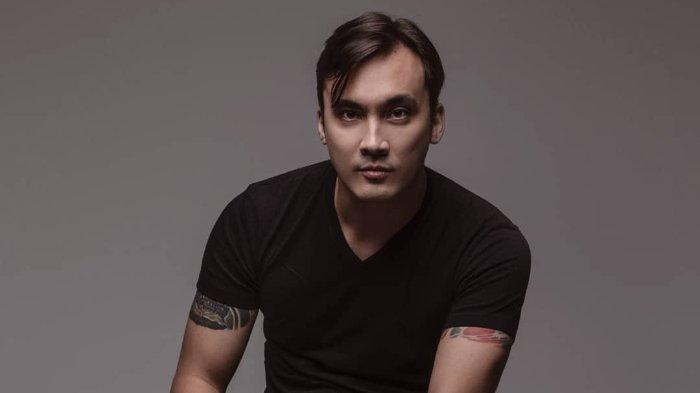 Akhirnya Rendy Kjaernett Muncul ke Publik dan Minta Maaf, Ini Penjelasannya! Akhirnya Rendy Kjaernett Muncul ke Publik dan Minta Maaf, Ini Penjelasannya!
