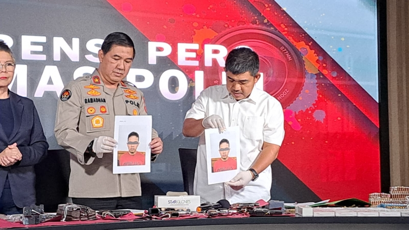 Densus 88 Mengungkap Tersangka Teroris di Bekasi Ternyata Gabung ISIS Sejak 2014 Densus 88 Mengungkap Tersangka Teroris di Bekasi Ternyata Gabung ISIS Sejak 2014
