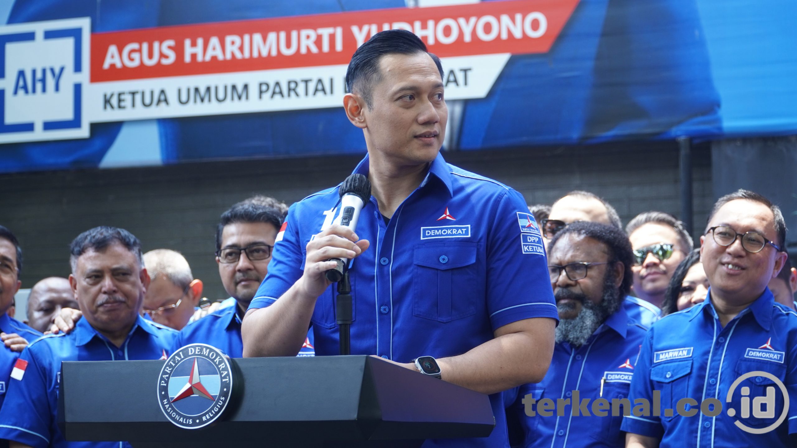 Partai Demokrat resmi mendukung Prabowo Subianto Partai Demokrat resmi mendukung Prabowo Subianto