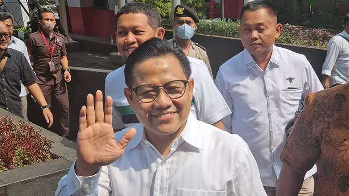 Selesai Penuhi Pemanggilan KPK, Cak Imin Langsung Full Senyum Selesai Penuhi Pemanggilan KPK, Cak Imin Langsung Full Senyum