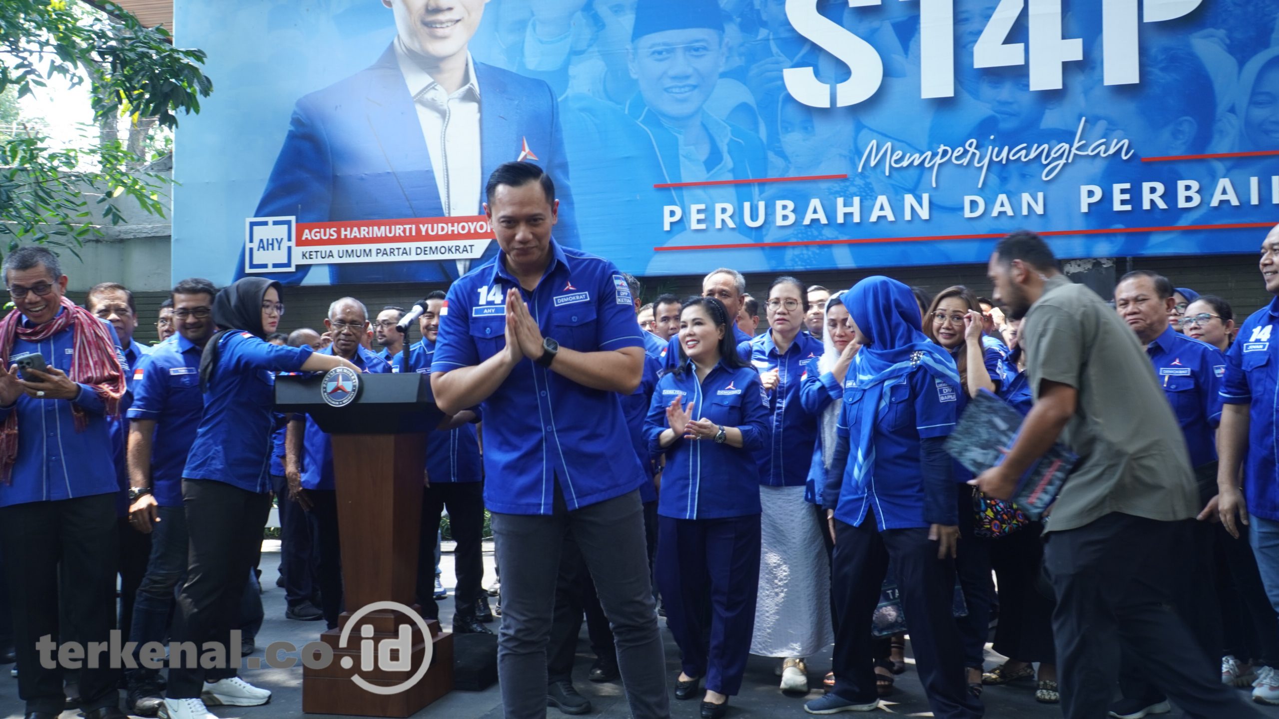 Partai Demokrat Sebut AHY Masih Punya Elektabilitas Tinggi Sebagai Cawapres Partai Demokrat Sebut AHY Masih Punya Elektabilitas Tinggi Sebagai Cawapres