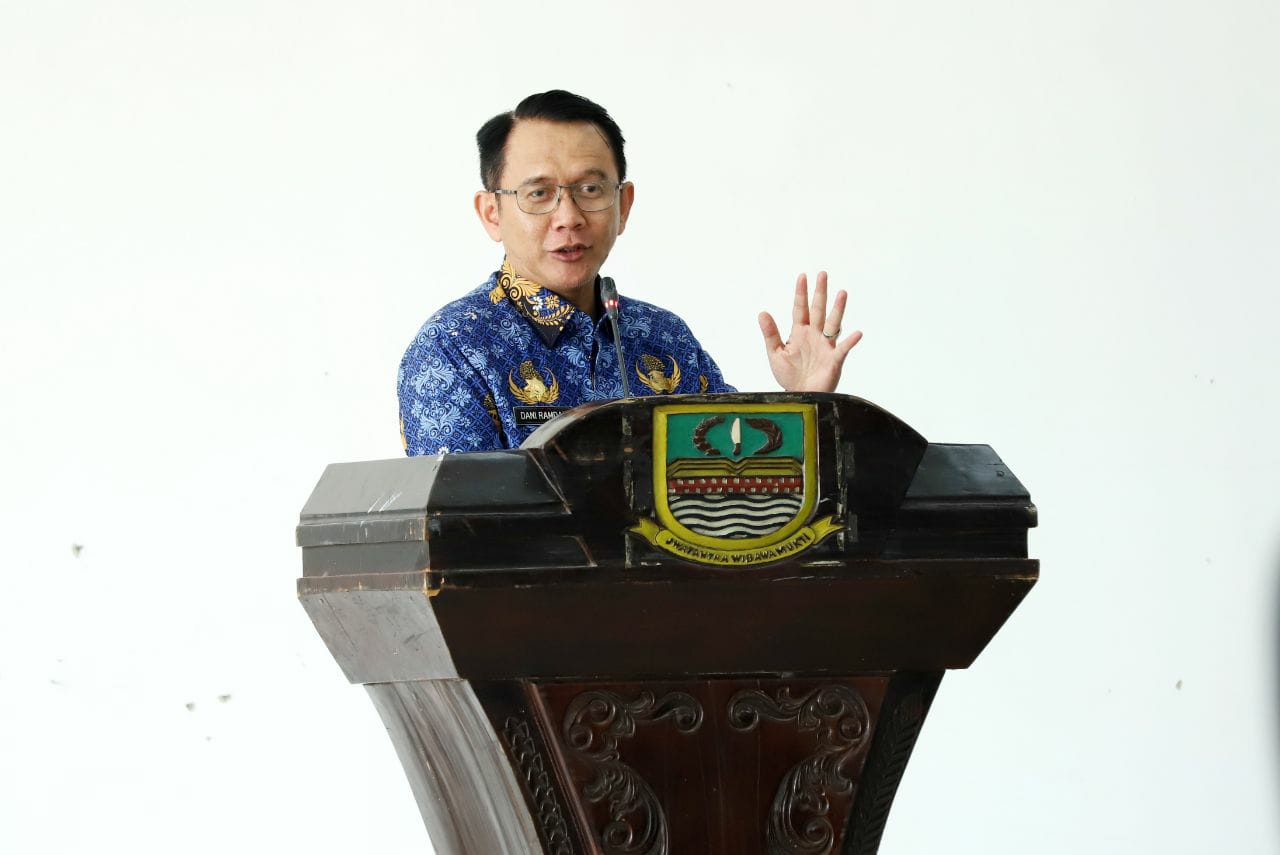 Pj Bupati Bekasi Minta di Luar Kawasan Industri Bantu Tanggap Darurat Bencana Kekeringan Pj Bupati Bekasi Minta di Luar Kawasan Industri Bantu Tanggap Darurat Bencana Kekeringan