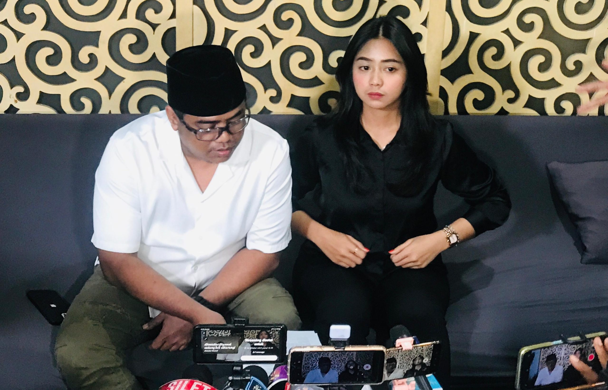 Gegara Tudingan Tiga Mikrofon Gibran, Muannas Alaidid Bakal Laporkan Roy Suryo ke Polisi Gegara Tudingan Tiga Mikrofon Gibran, Muannas Alaidid Bakal Laporkan Roy Suryo ke Polisi