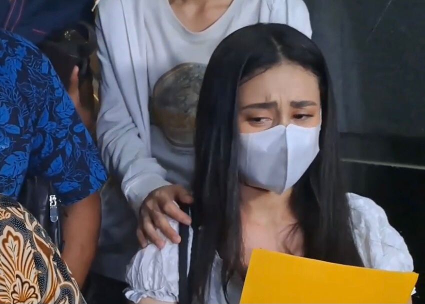 Ya Ampun! Afifah Riyad Menangis Dituding Regi Nazlah Memukul Duluan Ya Ampun! Afifah Riyad Menangis Dituding Regi Nazlah Memukul Duluan