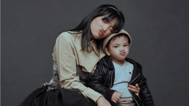Disinggung Netizen Soal Karir, Ini Tanggapan Fuji Disinggung Netizen Soal Karir, Ini Tanggapan Fuji