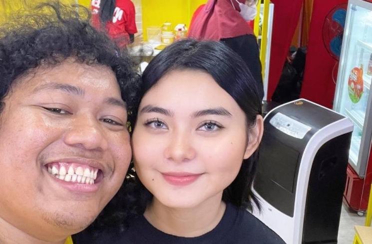 Alhamdulillah! Marshel Widianto dan Yansen Indiani Dikaruniai Anak Kedua Alhamdulillah! Marshel Widianto dan Yansen Indiani Dikaruniai Anak Kedua