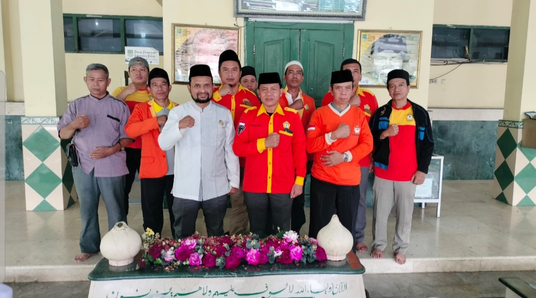 Rayakan HUT ke-66, PDK Kosgoro 1957 Kabupaten Bekasi Ziarah ke Makam KH Noer Alie Rayakan HUT ke-66, PDK Kosgoro 1957 Kabupaten Bekasi Ziarah ke Makam KH Noer Alie