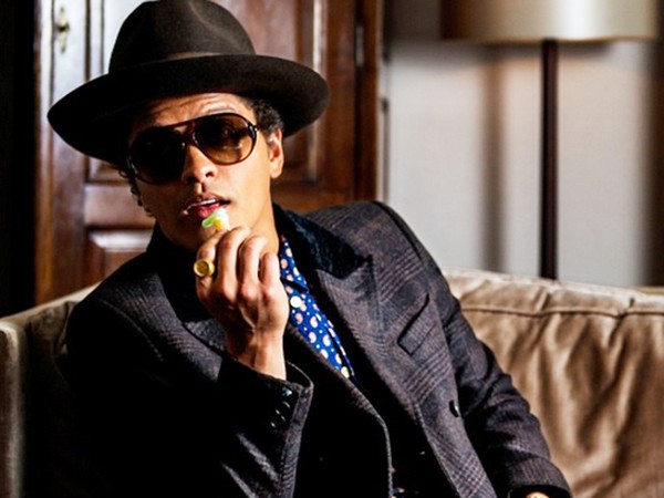 Waduh! Bruno Mars Dikabarkan Terlilit Utang Rp 784 Waduh! Bruno Mars Dikabarkan Terlilit Utang Rp 784