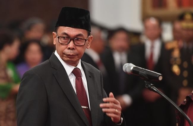 Simak! Ini Profil Ketua Sementara KPK Nawawi Pomolango yang Gantikan Firli Bahuri Simak! Ini Profil Ketua Sementara KPK Nawawi Pomolango yang Gantikan Firli Bahuri