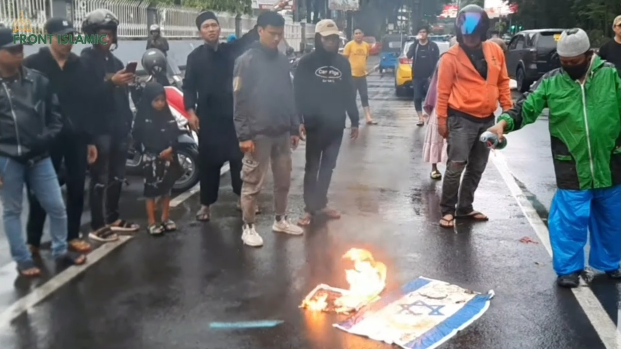 Waduh! Bendera Israel dan Laskar Manguni Dibakar, Panglima Andy Rompas Masih Berdiam Diri? Waduh! Bendera Israel dan Laskar Manguni Dibakar, Panglima Andy Rompas Masih Berdiam Diri?