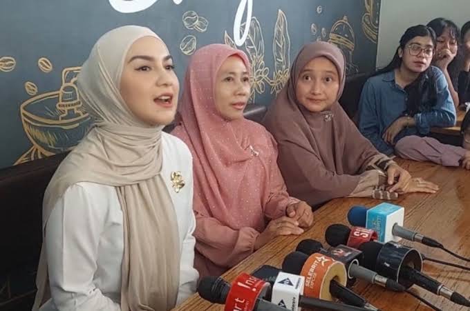 Mantap Gugat Cerai Ammar Zoni, Irish Bella Minta Maaf Mantap Gugat Cerai Ammar Zoni, Irish Bella Minta Maaf