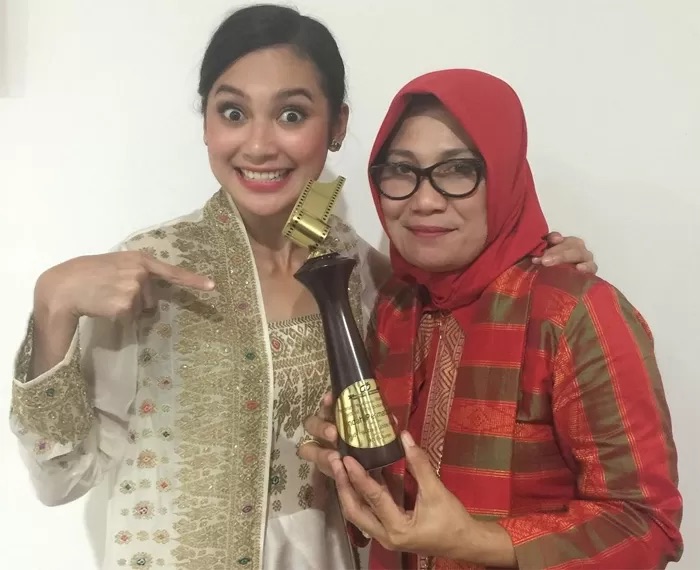 Meski Kerap Dihina, Indah Permatasari Ucapkan Hari Ibu untuk Sang Bunda Meski Kerap Dihina, Indah Permatasari Ucapkan Hari Ibu untuk Sang Bunda