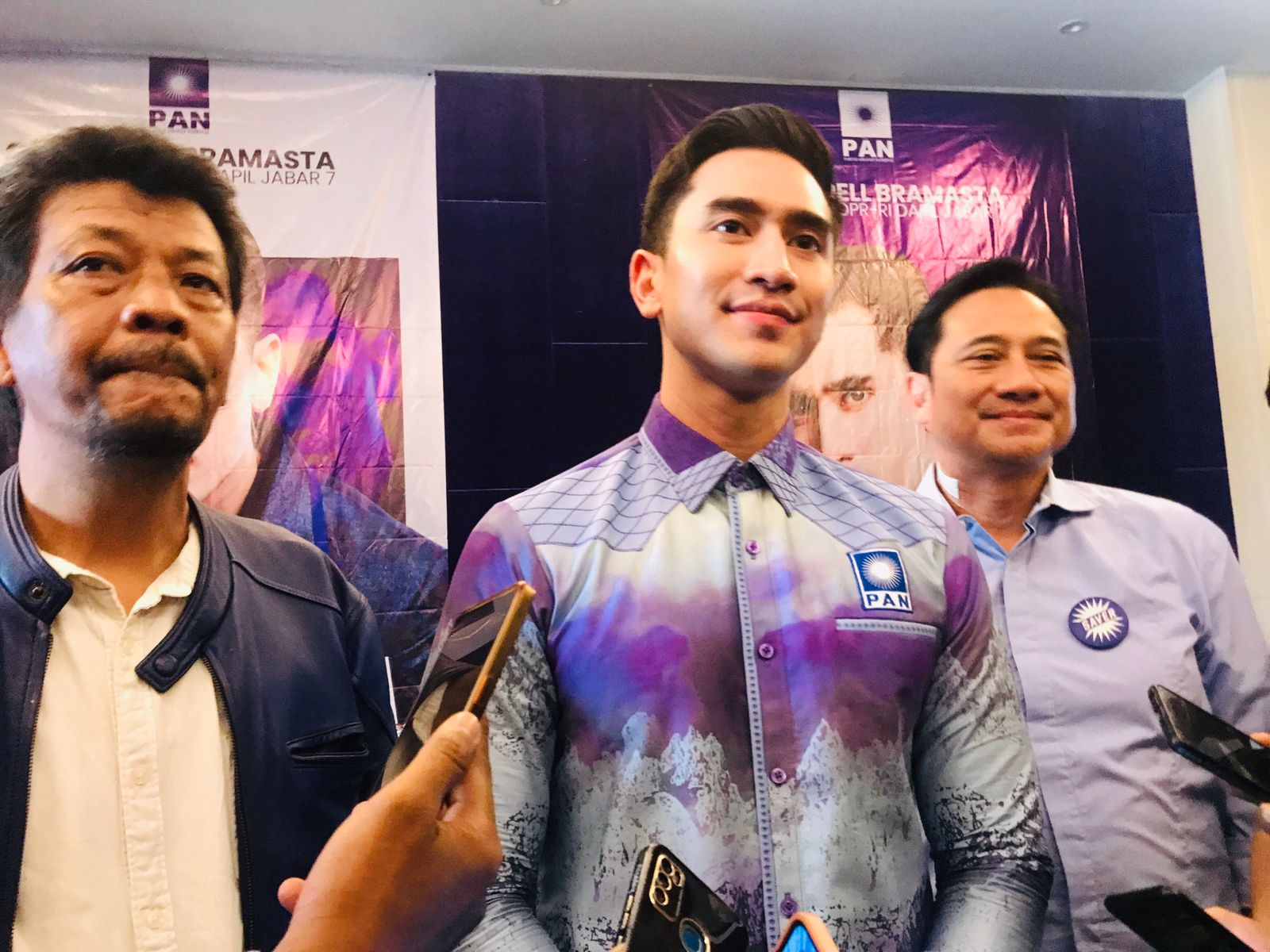 Usulan Duet Pilkada Bekasi 2024 Dani Ramdan-Verrell Bramasta: Masih Tanda Tanya Usulan Duet Pilkada Bekasi 2024 Dani Ramdan-Verrell Bramasta: Masih Tanda Tanya