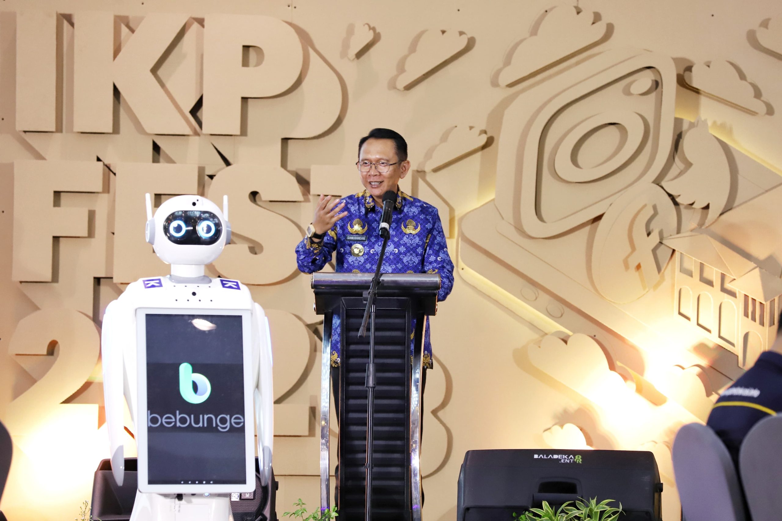 Canggih! Pj Bupati Bekasi Dani Ramdan Launching Aplikasi Layanan Digital Bebunge 2.0 Canggih! Pj Bupati Bekasi Dani Ramdan Launching Aplikasi Layanan Digital Bebunge 2.0