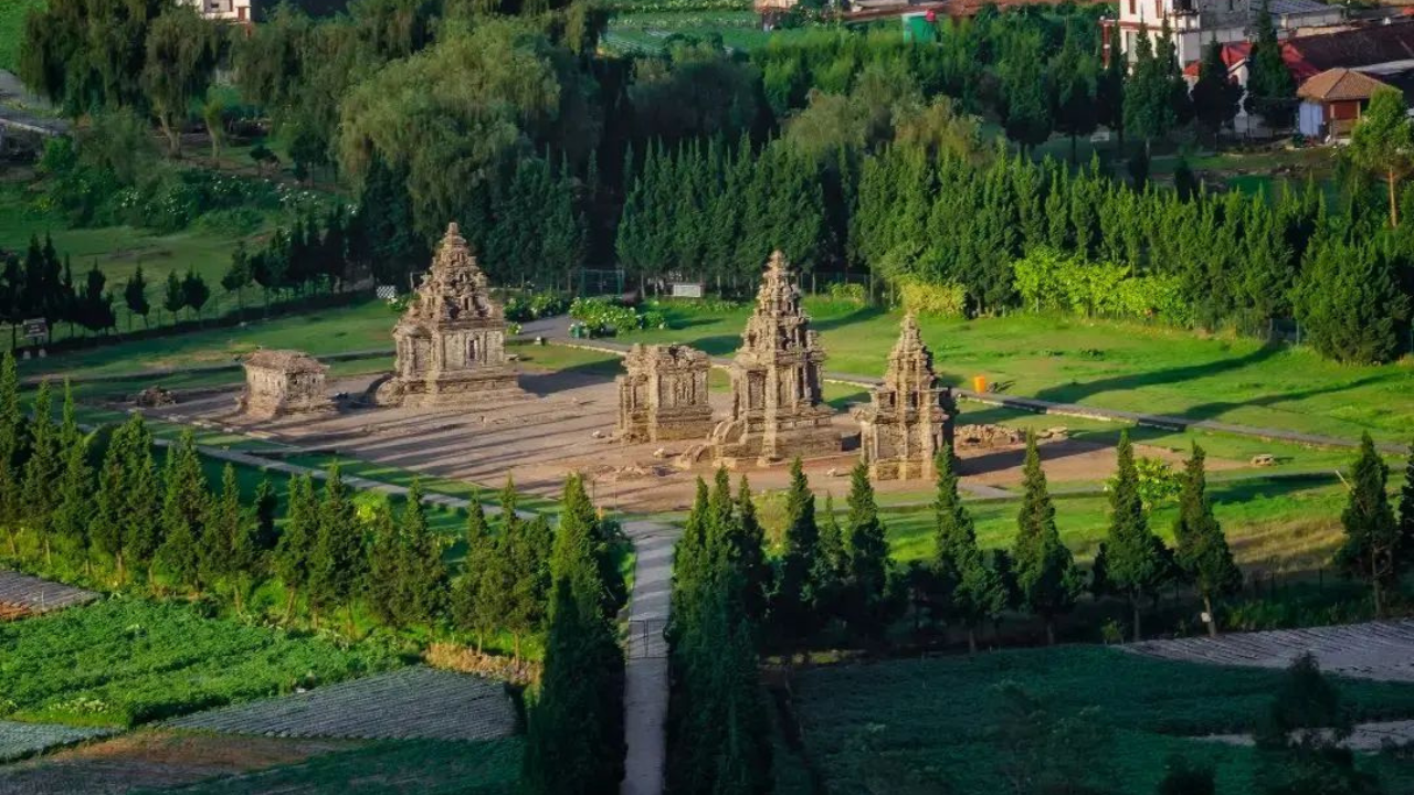 Simak! Ini 5 Tempat Wisata Dieng yang Wajib Kamu Kunjungi Saat Liburan Simak! Ini 5 Tempat Wisata Dieng yang Wajib Kamu Kunjungi Saat Liburan