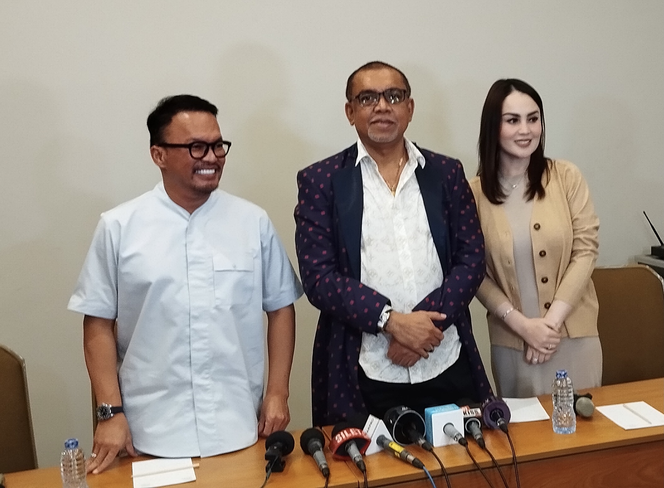 Kuasa Hukum Faisal Harris Sebut Suami Jennifer Dunn Tidak Terlibat Kasus Dugaan Korupsi Dana Bansos Kuasa Hukum Faisal Harris Sebut Suami Jennifer Dunn Tidak Terlibat Kasus Dugaan Korupsi Dana Bansos
