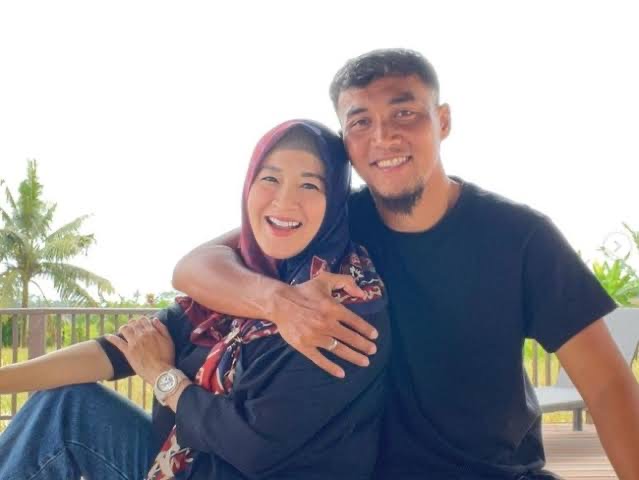 Tok! Okie Agustina dan Gunawan Dwi Cahyo Resmi Bercerai Tok! Okie Agustina dan Gunawan Dwi Cahyo Resmi Bercerai