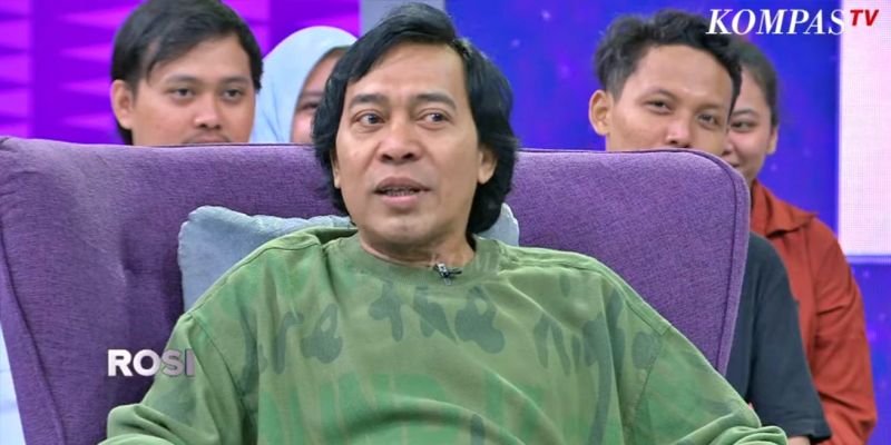 Kocak! Komedian Komeng Mengaku Dulu Masuk HMI Gegara Diiming-iming Nginep di Villa Cuman Rp10 Ribu Kocak! Komedian Komeng Mengaku Dulu Masuk HMI Gegara Diiming-iming Nginep di Villa Cuman Rp10 Ribu