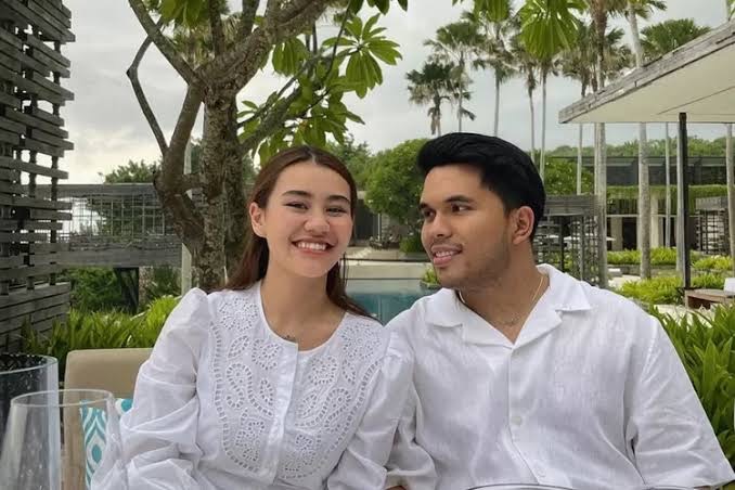 Rayakan Ultah ke-22, Aaliyah Massaid Dapat Kado Tas Mewah dari Thariq Halilintar Rayakan Ultah ke-22, Aaliyah Massaid Dapat Kado Tas Mewah dari Thariq Halilintar