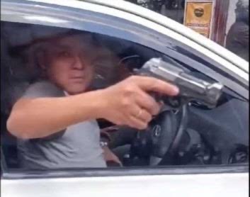 Usai Viral, Koboi Jalanan yang Todongkan Pistol di Jaksel Ditangkap Polisi Usai Viral, Koboi Jalanan yang Todongkan Pistol di Jaksel Ditangkap Polisi