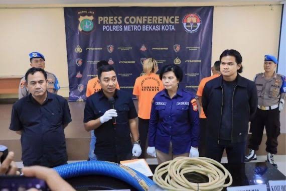 Viral BBM Dicampur Air di SPBU Bekasi, Polisi Tetapkan Tiga Orang Tersangka Viral BBM Dicampur Air di SPBU Bekasi, Polisi Tetapkan Tiga Orang Tersangka