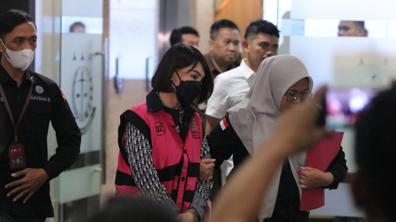 Helena Lim Divonis 5 Tahun Penjara Helena Lim Divonis 5 Tahun Penjara