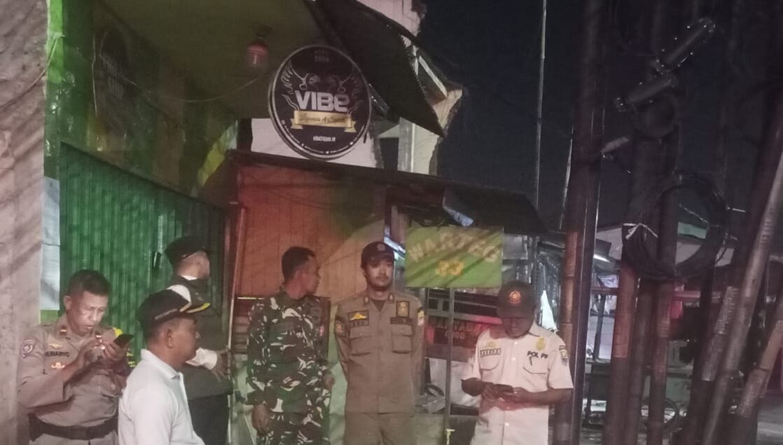 Waduh! Toko Minuman Keras di Cikarang Selatan Bikin Resah Warga Waduh! Toko Minuman Keras di Cikarang Selatan Bikin Resah Warga
