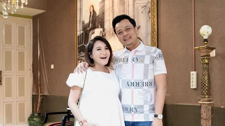 Alhamdulilah! Kiki Amalia Melahirkan Anak Pertama Alhamdulilah! Kiki Amalia Melahirkan Anak Pertama