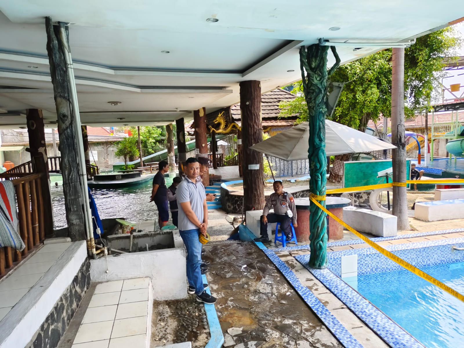 Innalillahi! Anak 6 Tahun Ditemukan Tewas di Kolam Renang Cinta Kasih Cikarang Innalillahi! Anak 6 Tahun Ditemukan Tewas di Kolam Renang Cinta Kasih Cikarang