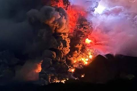 Imbas Erupsi Gunung Ruang, Bandara Sam Ratulangi Ditutup Sementara Imbas Erupsi Gunung Ruang, Bandara Sam Ratulangi Ditutup Sementara