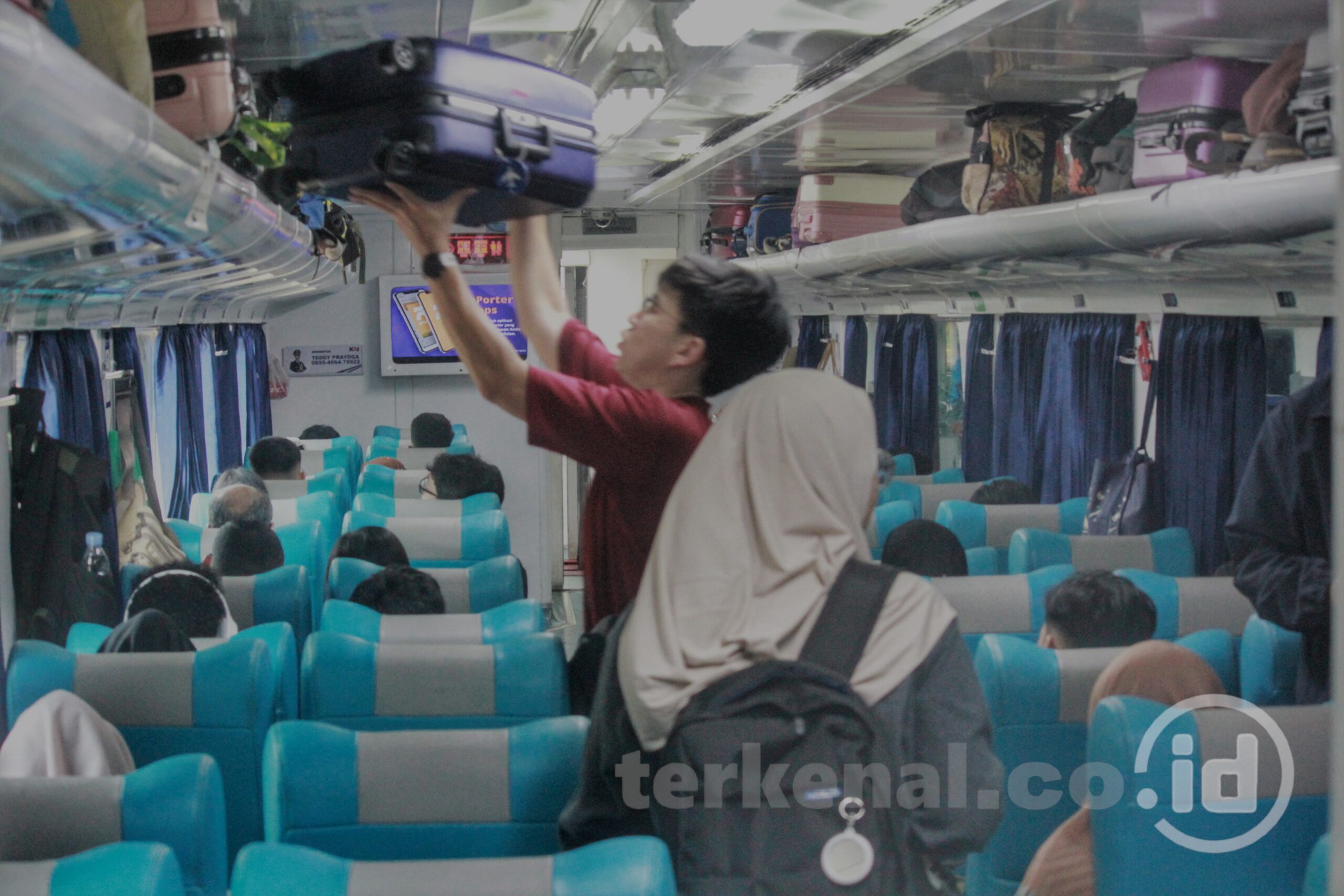 FOTO: Potret H-7 Pemudik di Stasiun Pasar Senen Jakarta FOTO: Potret H-7 Pemudik di Stasiun Pasar Senen Jakarta