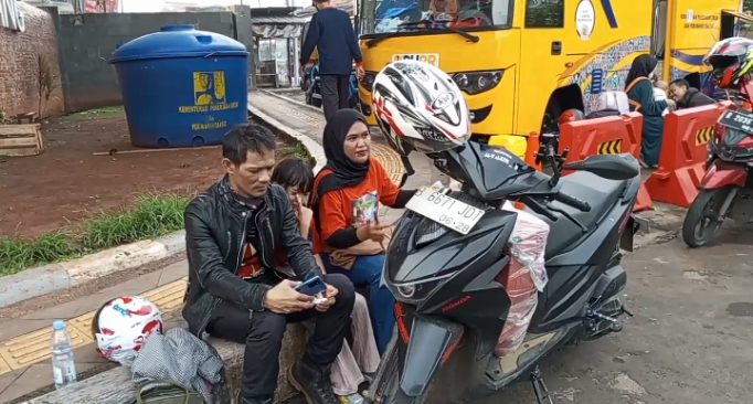 Pemudik Sebut Naik Motor Jakarta-Jawa Tengah Karena Hemat Ongkos dan Waktu Pemudik Sebut Naik Motor Jakarta-Jawa Tengah Karena Hemat Ongkos dan Waktu