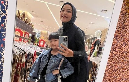 Mantap! Tantri Kotak Dukung Anaknya Jadi Penyanyi Mantap! Tantri Kotak Dukung Anaknya Jadi Penyanyi