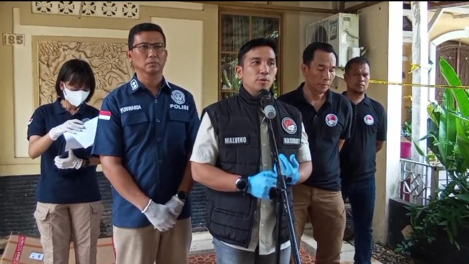 Kasus Home Industry Narkoba Sinte di Sentul Bogor, Pelaku Sewa Kontrakan Sejak 6 Bulan Kasus Home Industry Narkoba Sinte di Sentul Bogor, Pelaku Sewa Kontrakan Sejak 6 Bulan