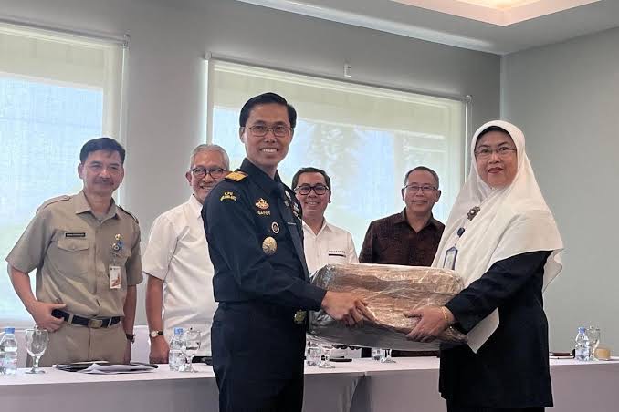 Usai Viral, Bea Cukai Serahkan Alat Belajar SLB yang Tertahan 2 Tahun Usai Viral, Bea Cukai Serahkan Alat Belajar SLB yang Tertahan 2 Tahun