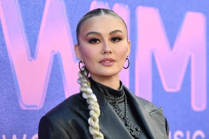 Disomasi Pencipta Lagu ‘Bilang Saja’, Agnez Mo Dituntut Bayar Penalti Rp 1,5 Miliar Disomasi Pencipta Lagu ‘Bilang Saja’, Agnez Mo Dituntut Bayar Penalti Rp 1,5 Miliar