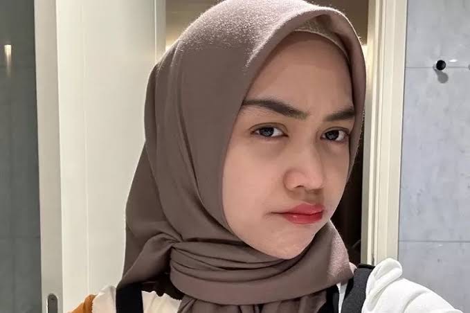 Wow! Ria Ricis Komentari Pedas Video Klarifikasi Teuku Ryan Wow! Ria Ricis Komentari Pedas Video Klarifikasi Teuku Ryan